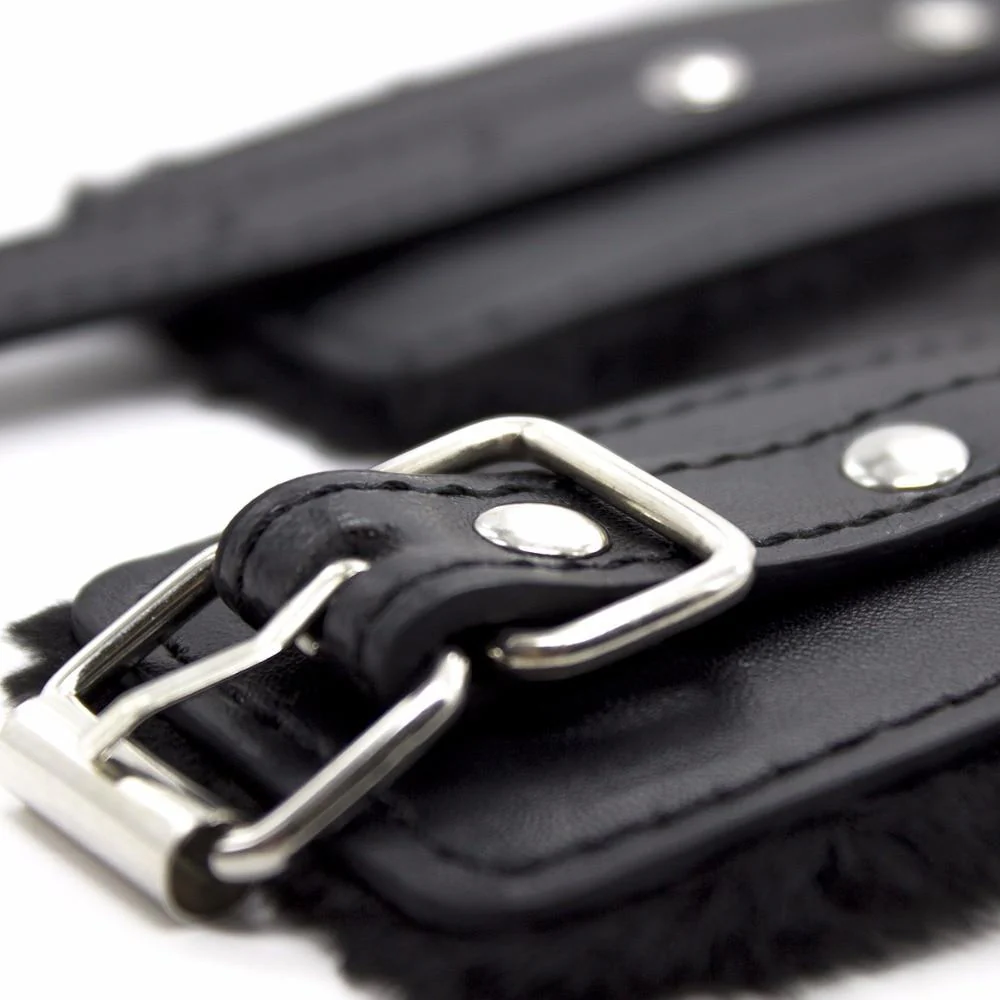 Beginner Friendly Fuzzy Handcuffs - Image 3